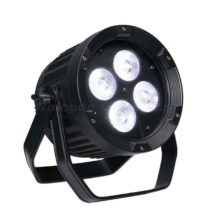 4×20W IP65 屋外用電池式 LED スポットライト、4-in-1 LED およびワイヤレス DMX 付き